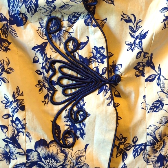 Miniye Short-Sleeve Mandarin Floral Blouse - Picture 7 of 14